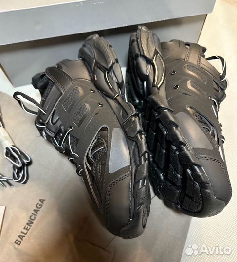 Balenciaga track 1 black