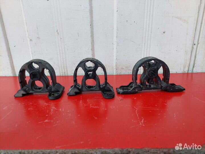 Кронштейн крепления глушителя BMW X5 E53