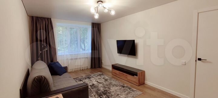 2-к. квартира, 56 м², 1/5 эт.