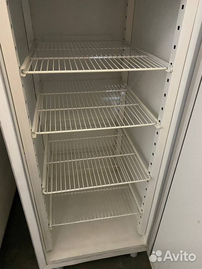 Холодильный шкаф