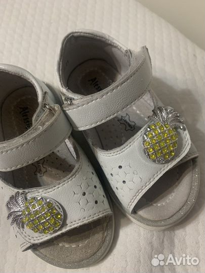 Сандалии для девочки