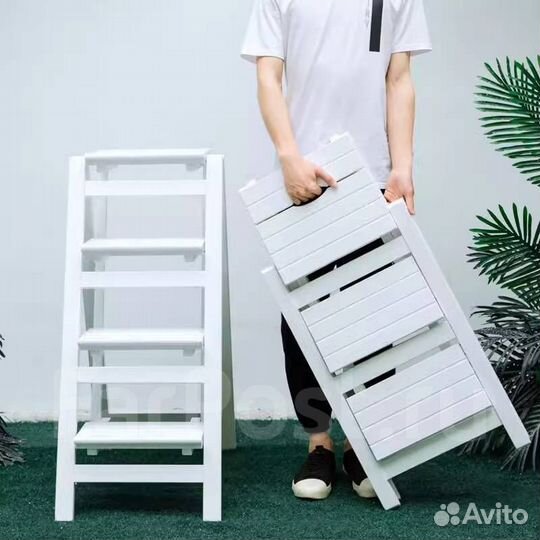 Раскладная деревянная стремянка