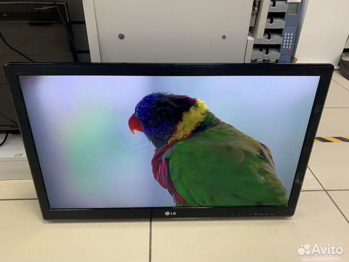 С81) Телевизор LG 32LS3510