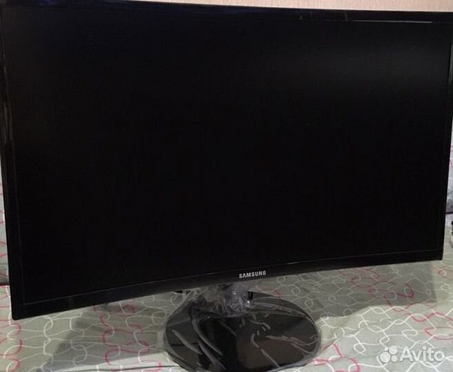 Монитор новый изогнутый Samsung 24CF390