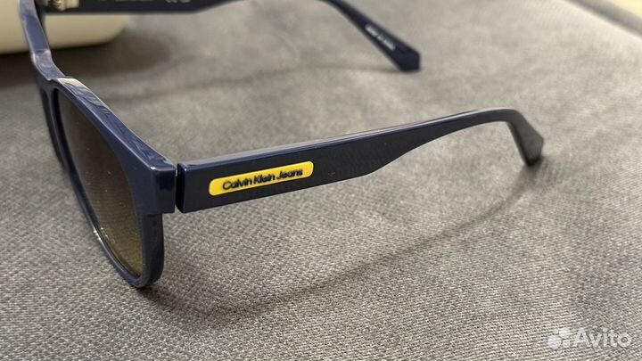 Солнцезащитные очки Calvin Klein