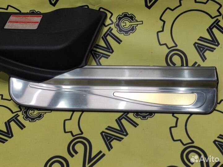 Накладка на порог внешняя задняя правая Subaru