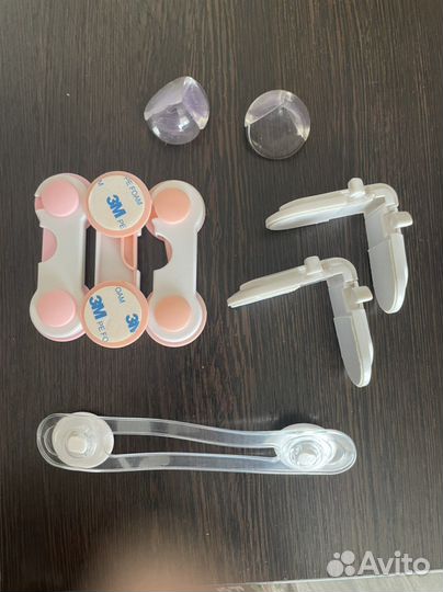 Блокираторы от детей на мебель, ящики, уголки