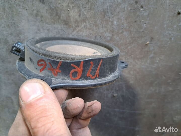 Динамик двери передний правый Audi A6 C6