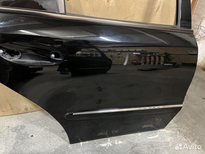 Дверь задняя Мерседес w211 цвет 040U