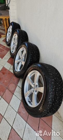 Nokian Tyres Hakkapeliitta 9 SUV 235/60 R18