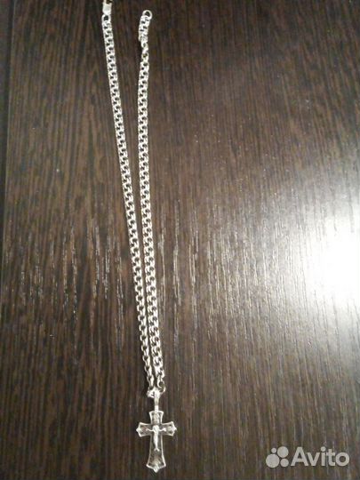 Серебряная цепь с крестиком
