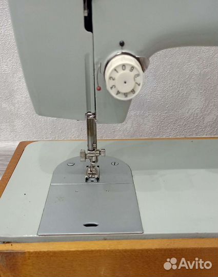 Швейная машина Чайка 132м