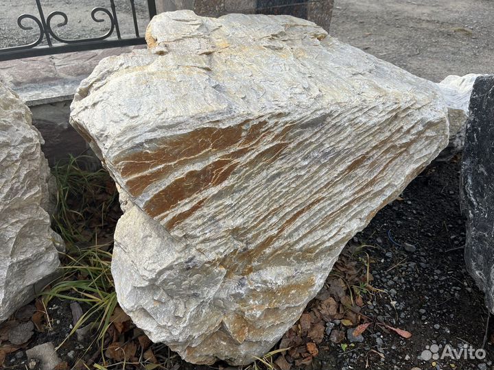 Валуны,ландшафтный камень