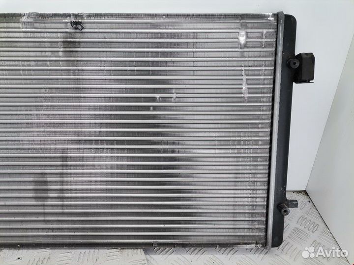 Радиатор основной для Volkswagen Golf 4 1J0121253N