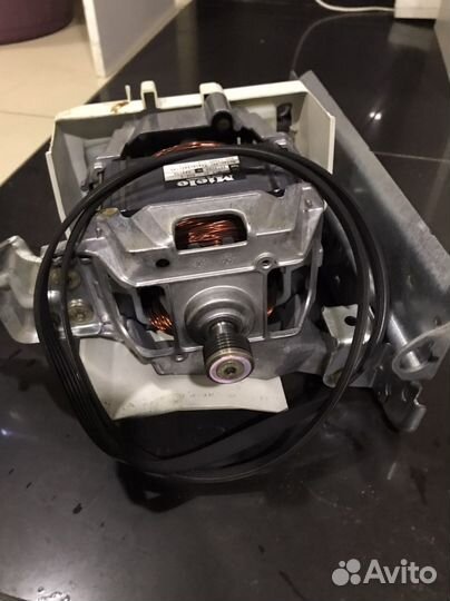 Двигатель Miele 4674086 Nr: 044108