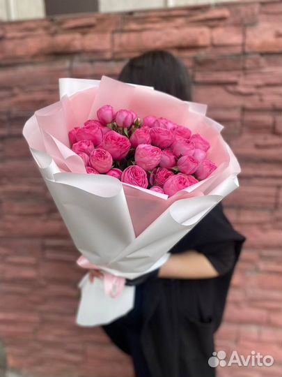 Пионовидные розы букет