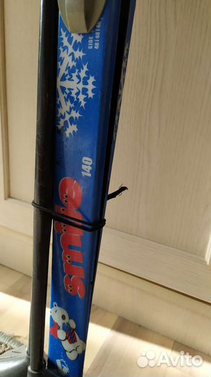 Беговые лыжи, палки, ботинки 2 пары