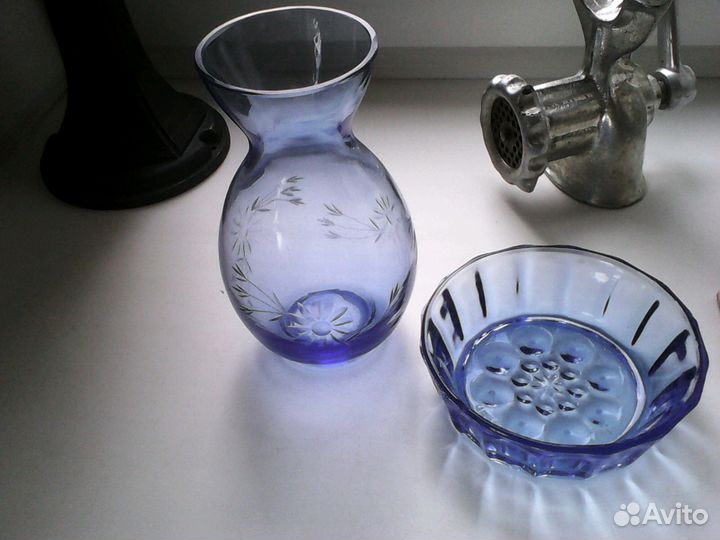 Чашка.8 марта.синие вазы