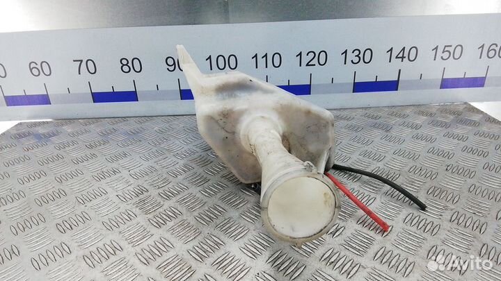 Бачок омывателя на Nissan Almera N16