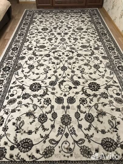 Продается ковер 2м на 4 м новый