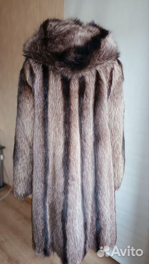 Шуба из енота
