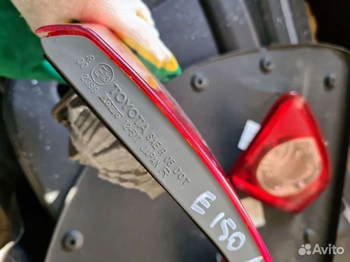 Фонарь в крышку багажника Toyota Corolla e150 2008