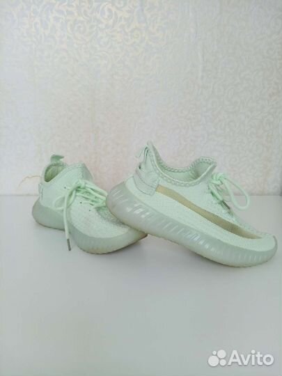 Кроссовки женские 36 размер