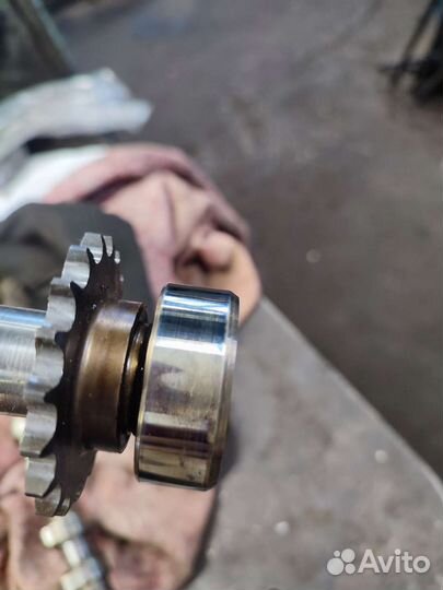 Впускной и выпускной валы bvy