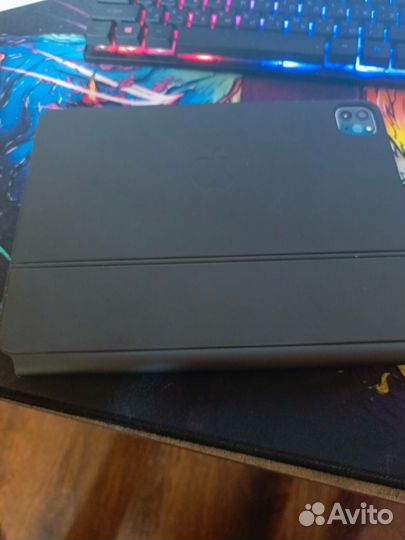 Чехол клавиатура для iPad pro 11