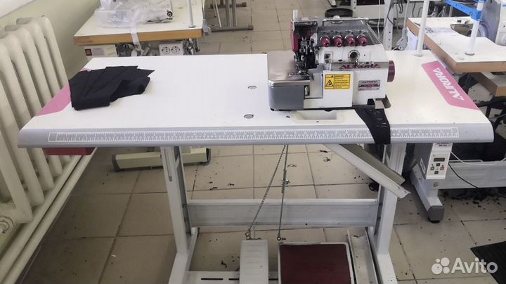 4-х ниточный оверлок Aurora A-747E со столом