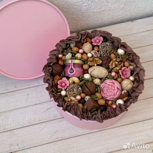 Корпоративные подарки на 8 марта