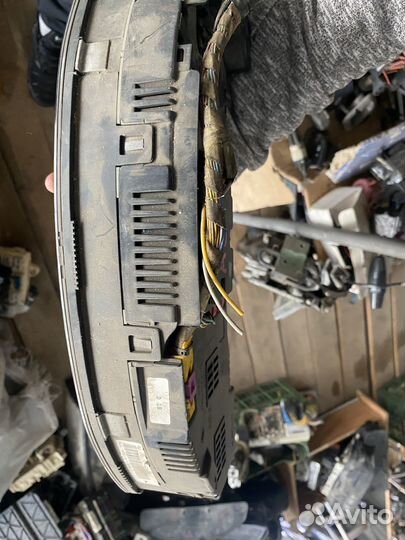 Щиток приборов Ауди А8 D2 дорест