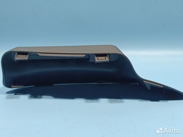 Держатель задней полки для Mitsubishi Colt