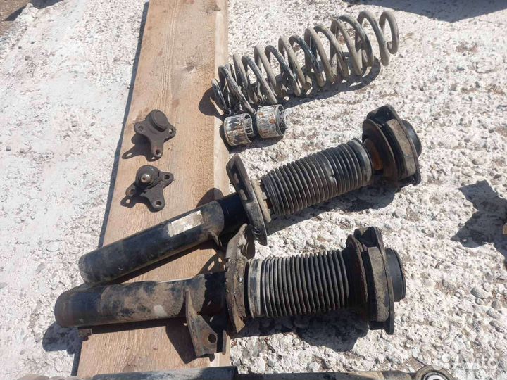 Элементы передней и задней подвески Tiguan