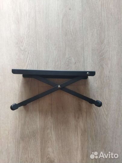 Подставка под ногу гитариста