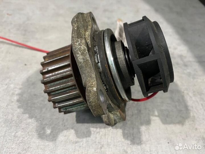 Помпа VW Passat B6