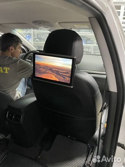 Андроид на авто подголовники