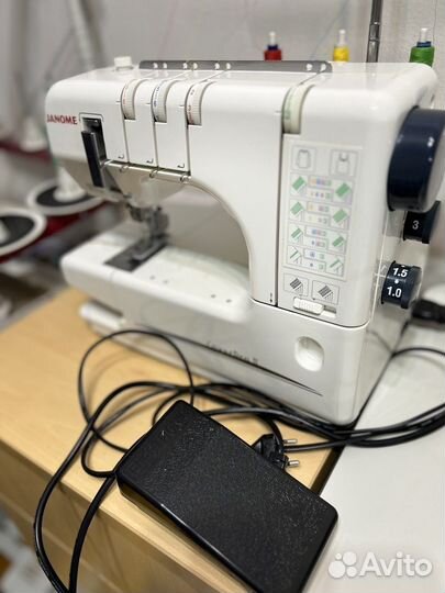 Распошивальная машина janome cover pro 2