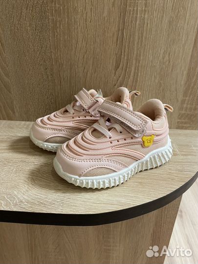 Кроссовки для девочки