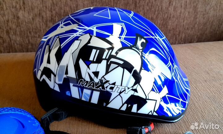 Детский шлем и защита для катания на роликах