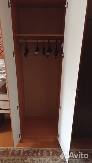 Шкаф распашной бу в хорошем состоянии