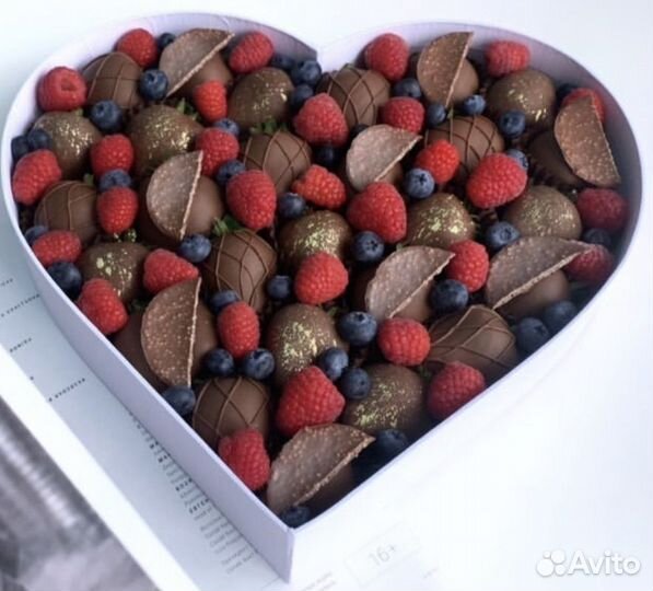 Клубника в шоколаде букеты