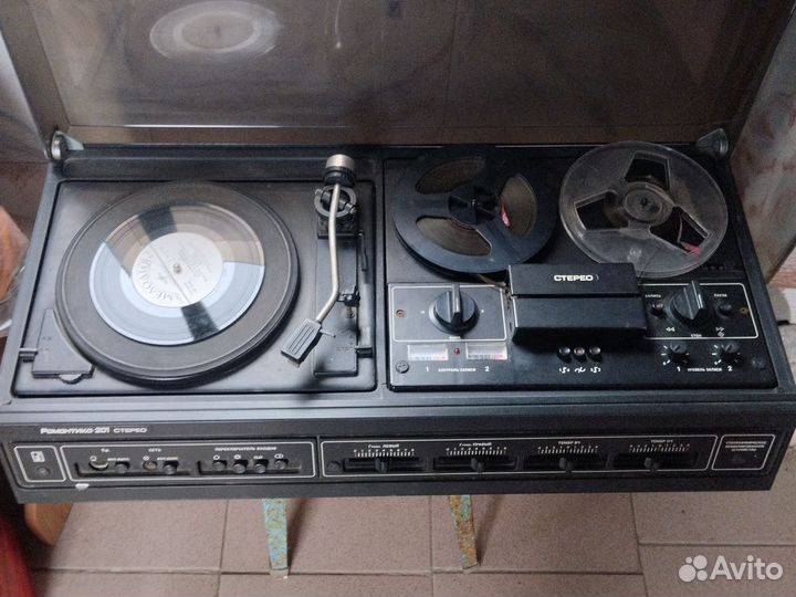 Катушечный магнитофон