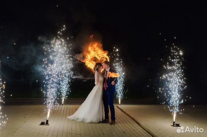 Тяжелый дым,холодные фонтаны,вертушки, салюты)