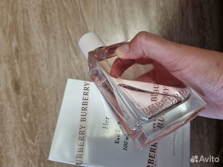 Женская парфюмированная вода Burberry Her 100ml