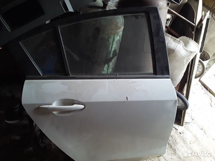 Дверь задняя правая на мазда 3(BL) хэтчбэк