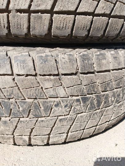 Bridgestone Blizzak DM-V1 215/70 R16
