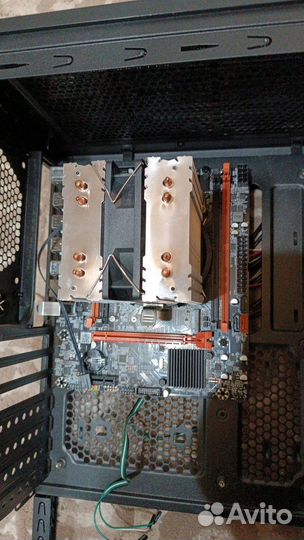 Материнская плата с процессором и кулером