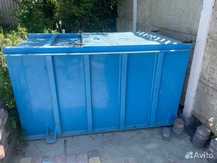 Бочка пластиковая для перевозки рыбы 2000 л