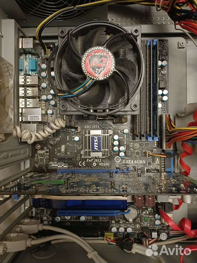 Материнская плата с процессором и памятью